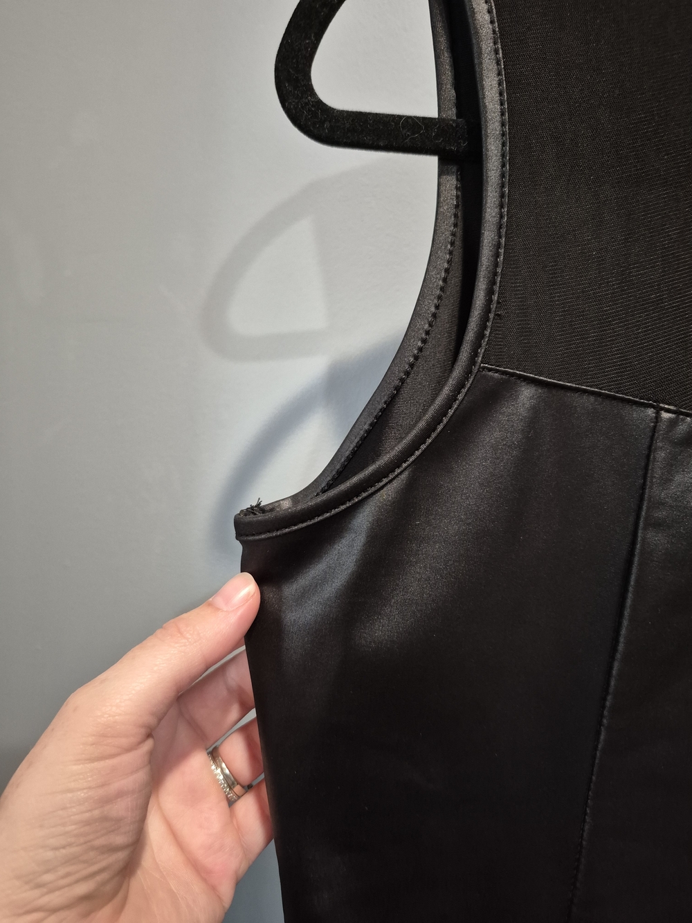 Sleek Black Faux-Leather Sheath Dress with Mesh Yoke Size Large - Picture 5 of 10